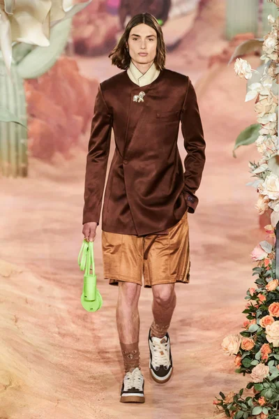 Look 26